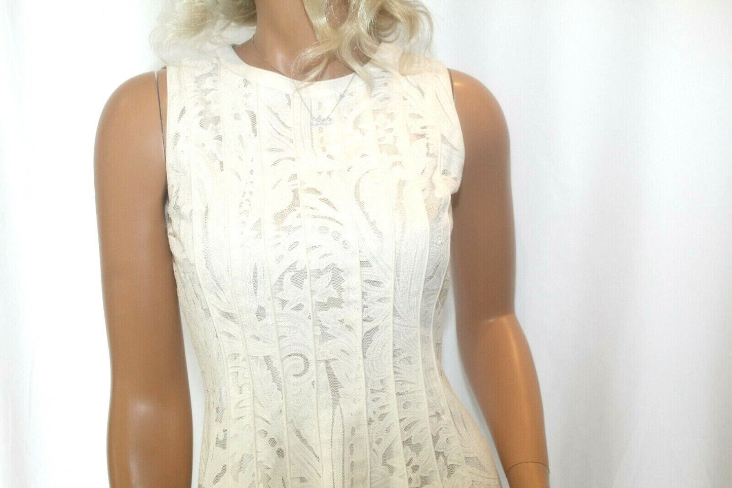 *NWT* $199.  Antonio Melani  Sleeveless Lace Fully Lined Linen Color Dress Sz 2