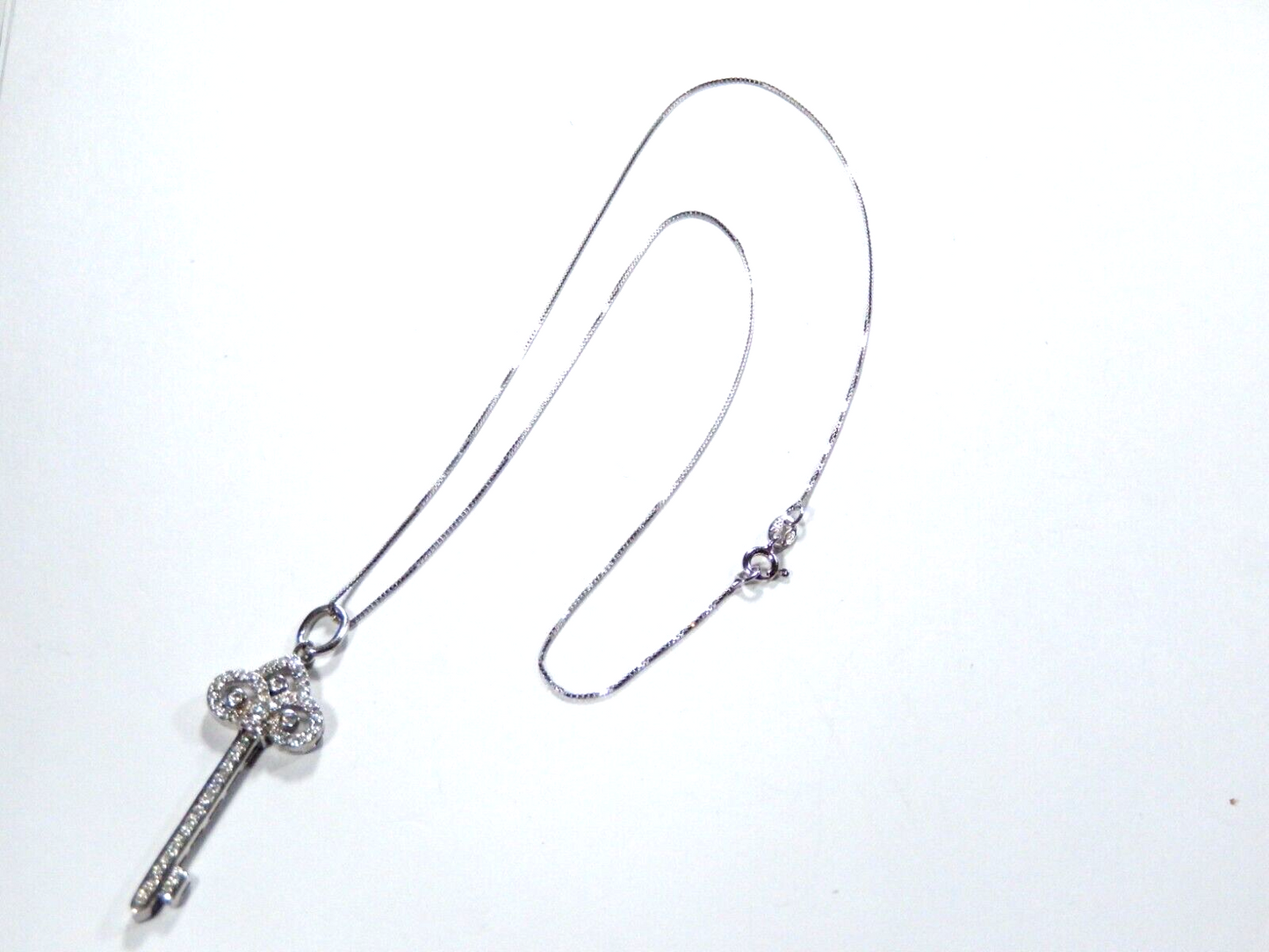 *VINTAGE*  STERLING SILVER SPARKLING CZ SWIRL KEY TO MY HEART PENDANT w/18"chain