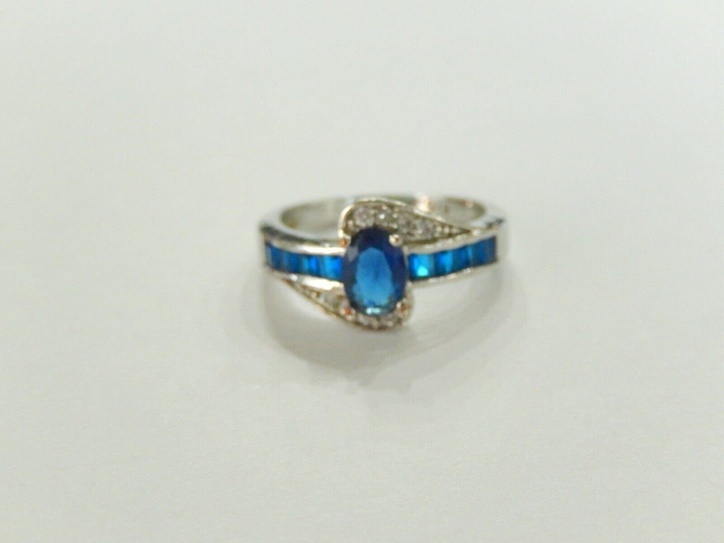 *VINTAGE* Sterling Silver Oval & Princess Cut Blue Sapphire With CZ Ring Size 7