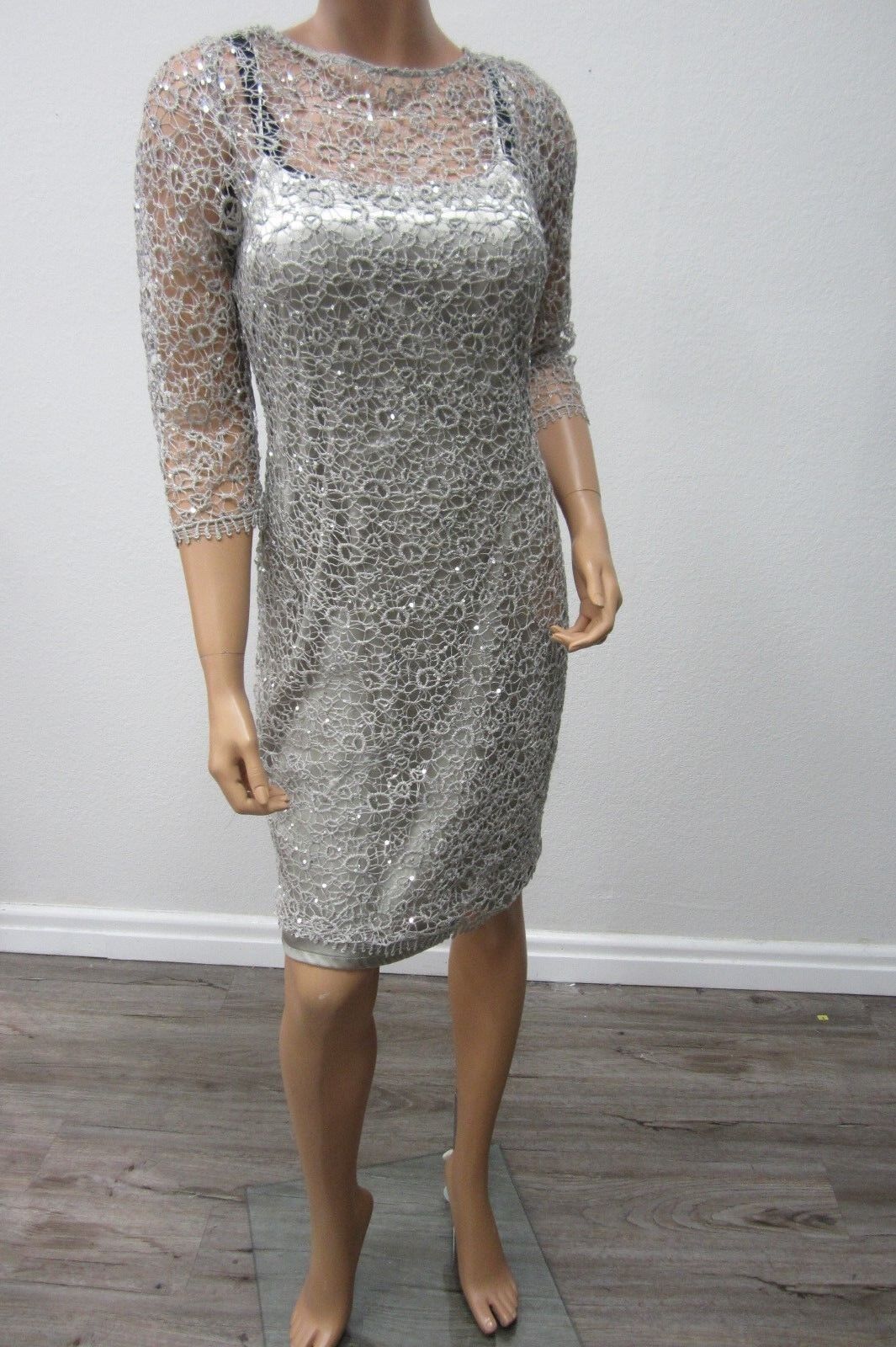 NWT CACHET Beautiful Lace Emboidered 3/4 Sleeve Dress with Silver Sequins Size 4