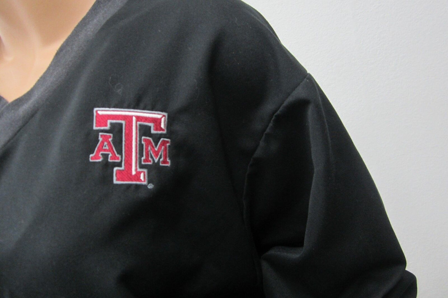 *VERY NICE*  Texas A&M Aggies Black V-Neck Pullover Jacket Mens Size Large