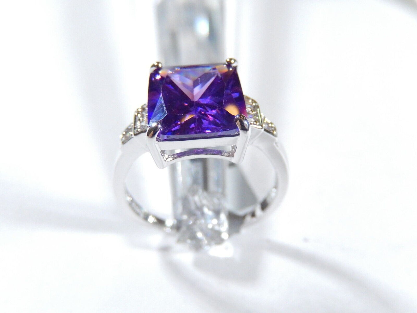 *VINTAGE* Beautiful Sterling Silver 5.00 CT Amethyst & Cubic Zirconia Ring Siz 9