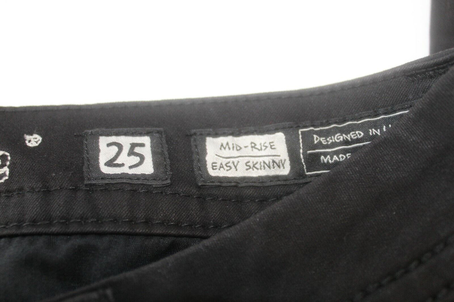 *NWT* $104. Miss Me Womens Black Sequins JE8850ESR Mid Rise Easy Skinny Jeans 25