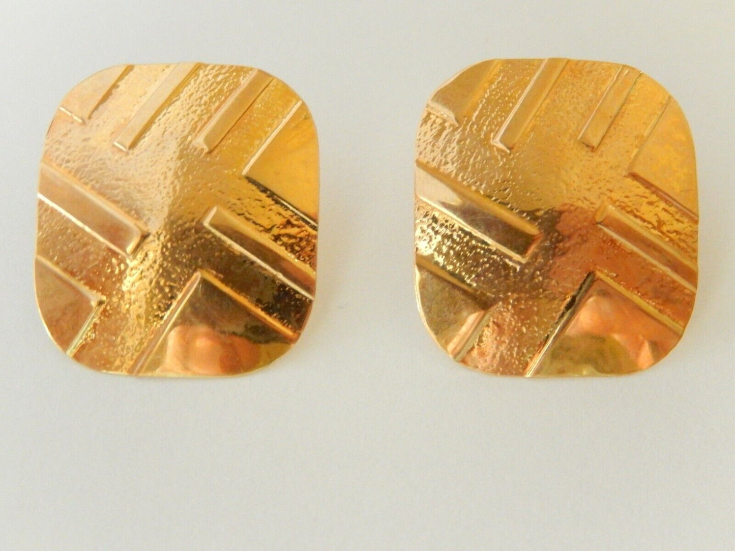 14kt Solid Yellow Gold Rectangle Design Decorative Post Earrings 1" x 15/16"