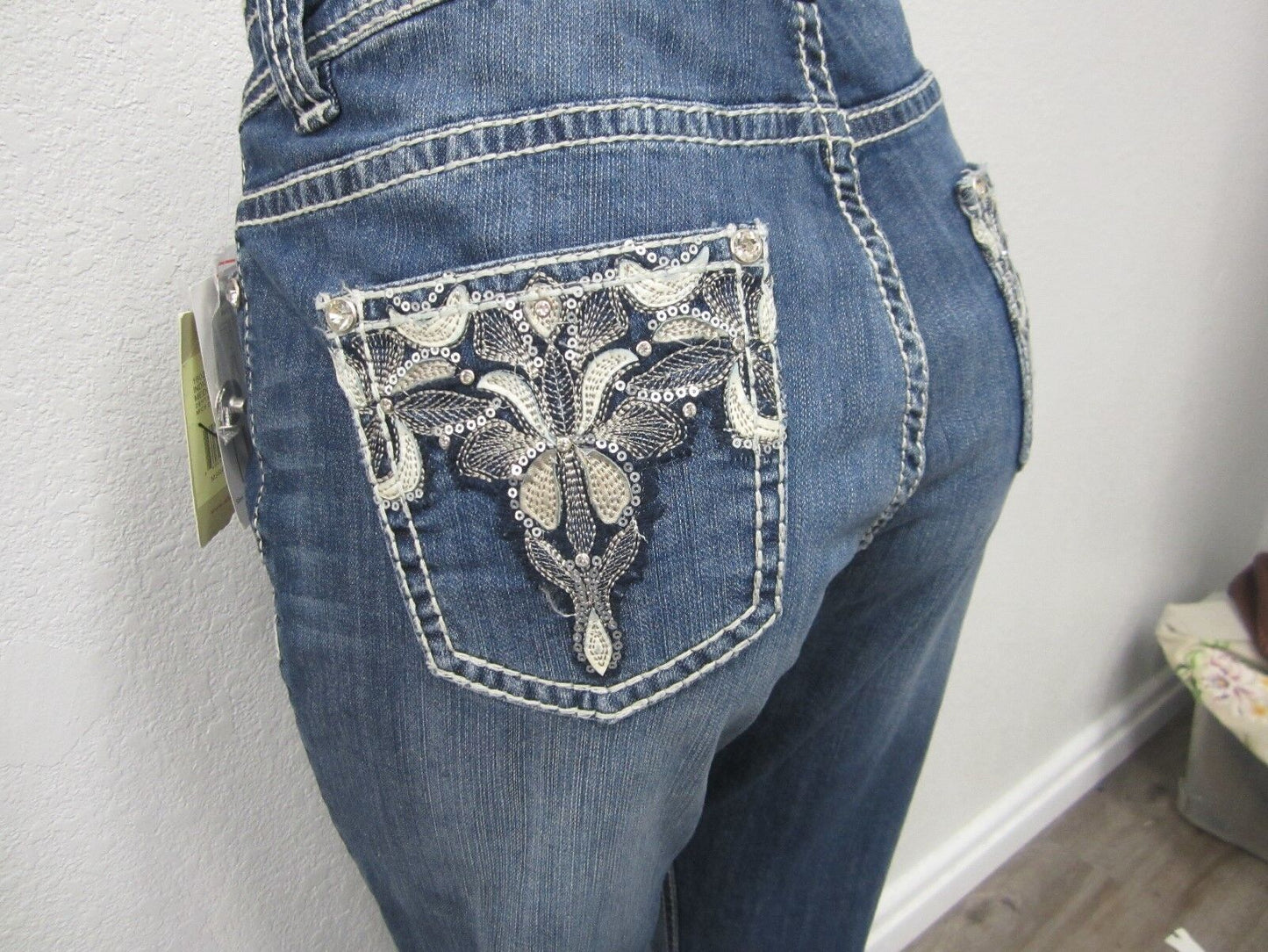 NWT REBA LUPITA SKINNY CRYSTAL WOMEN'S INDIGO  JEANS SIZE 6X 31 INSEAM  $88.00