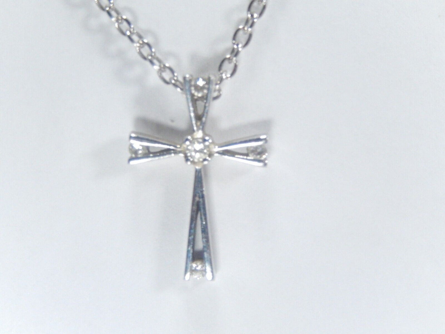 *VINTAGE"  10k White Gold 5 Natural Diamond Cross Pendant w/18" chain