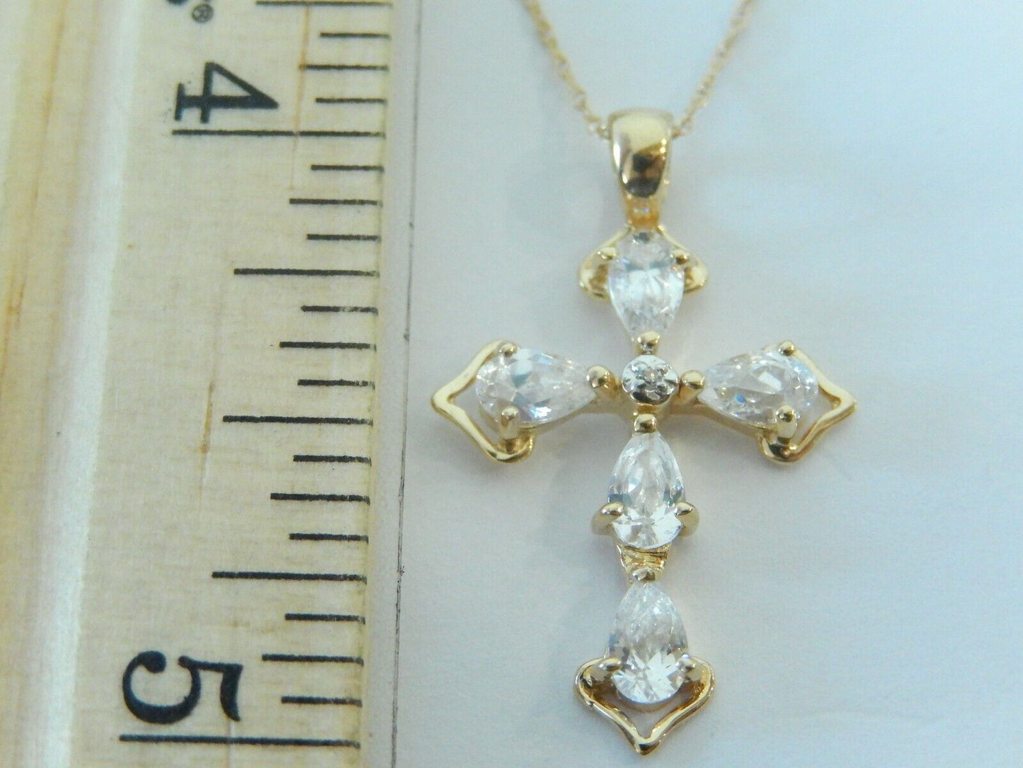 *VINTAGE* 14k Yellow Gold Cross Sim Diamond Pendant & 14K Yellow Gold 18" Chain