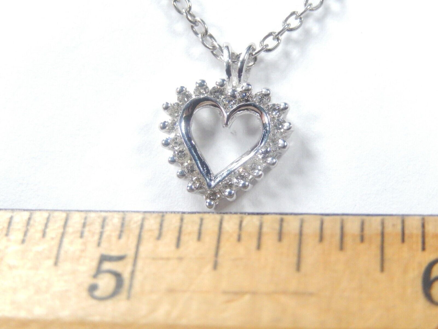 10k White Gold 20 Diamond .25CT Heart Pendant w/18"chain