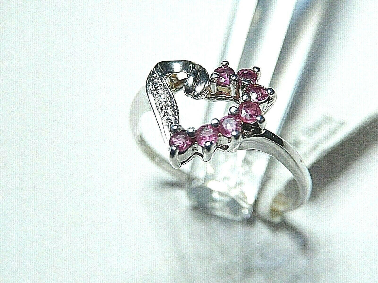 *NWT* 10kt White Gold  Diamond & Ruby Heart Shaped Ring Sz. 7.25