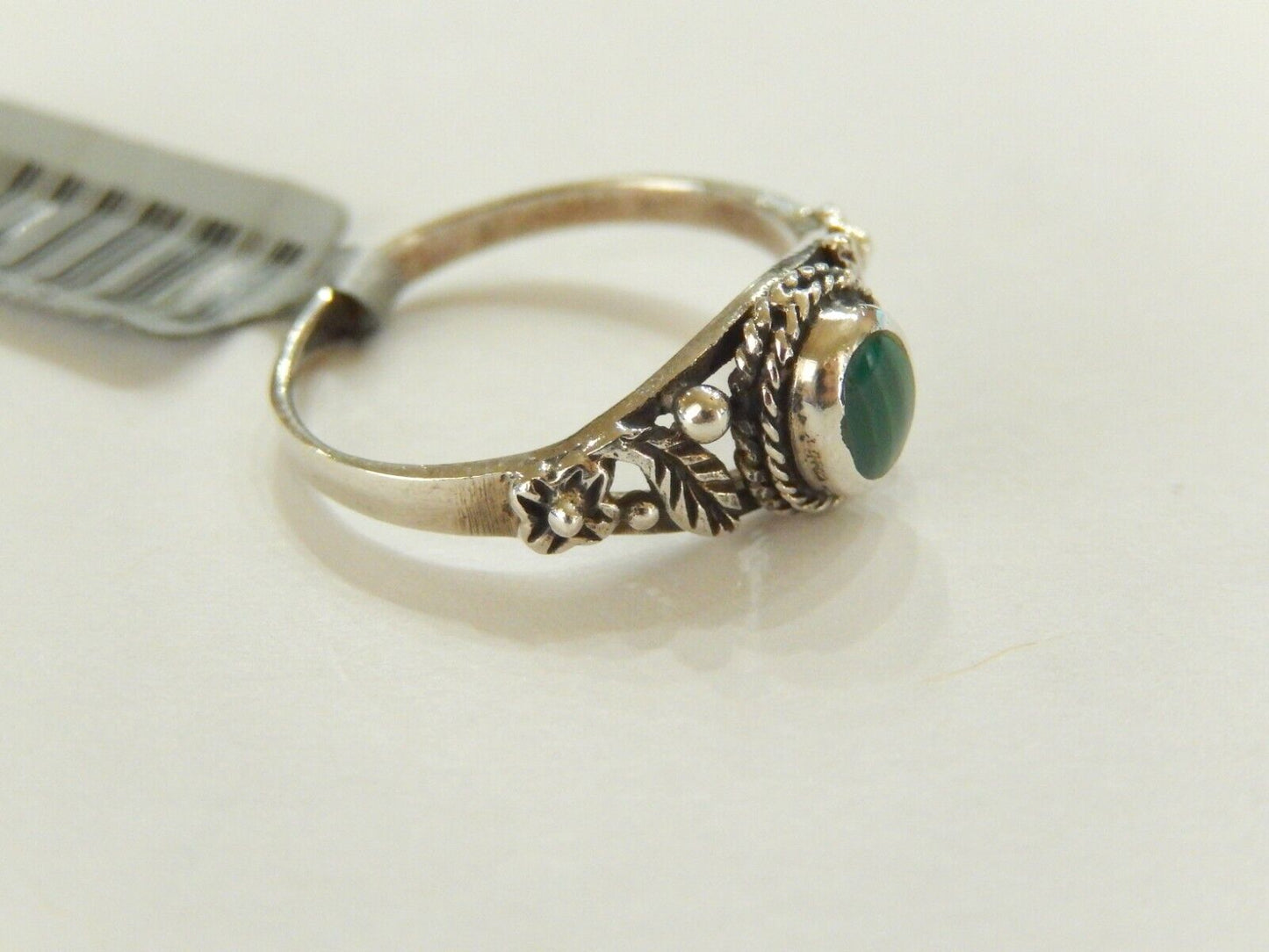 *VINTAGE*  Sterling Silver  Oval Green Malachite Ring Size 6.5