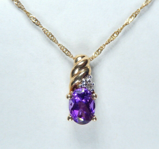 *NWT* 14k Yellow Gold .75CT Oval Amethyst And Diamond Pendant with 16" Chain