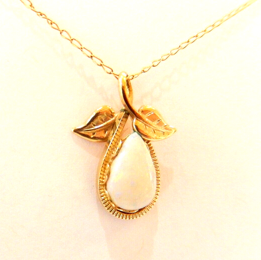 *VINTAGE*  14k Yellow Gold and Opal Leaf Pendant w/ 16" 14K Chain