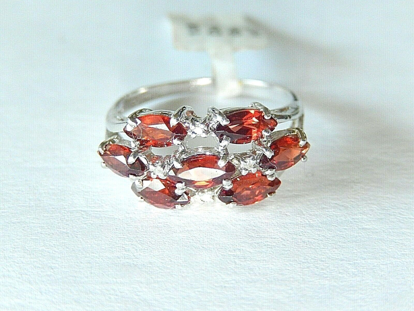 *NWT* 10k White Gold 1.5CT Natural Garnet & Diamond Women's  Ring - Size 8