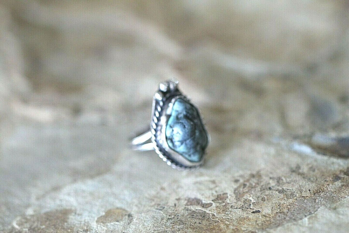 *VINTAGE*  Navajo Turquoise Sterling Silver Native American Ring Size 8.5