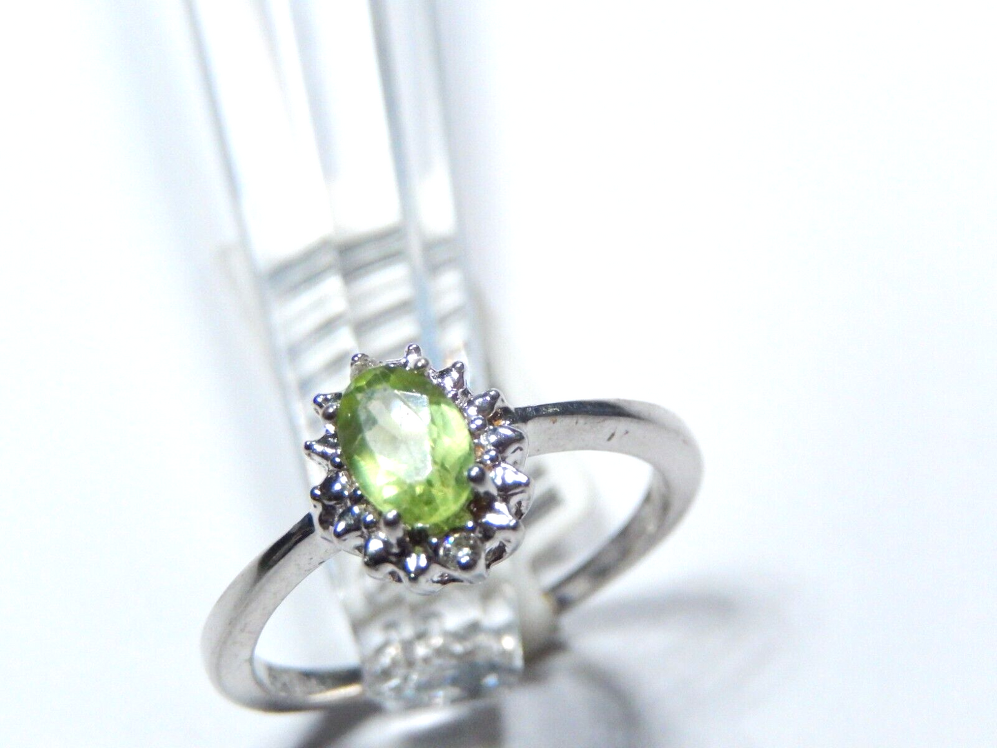 *VINTAGE*  10k White Gold .50CT Oval Peridot And Diamond Halo Ring Size 7.5
