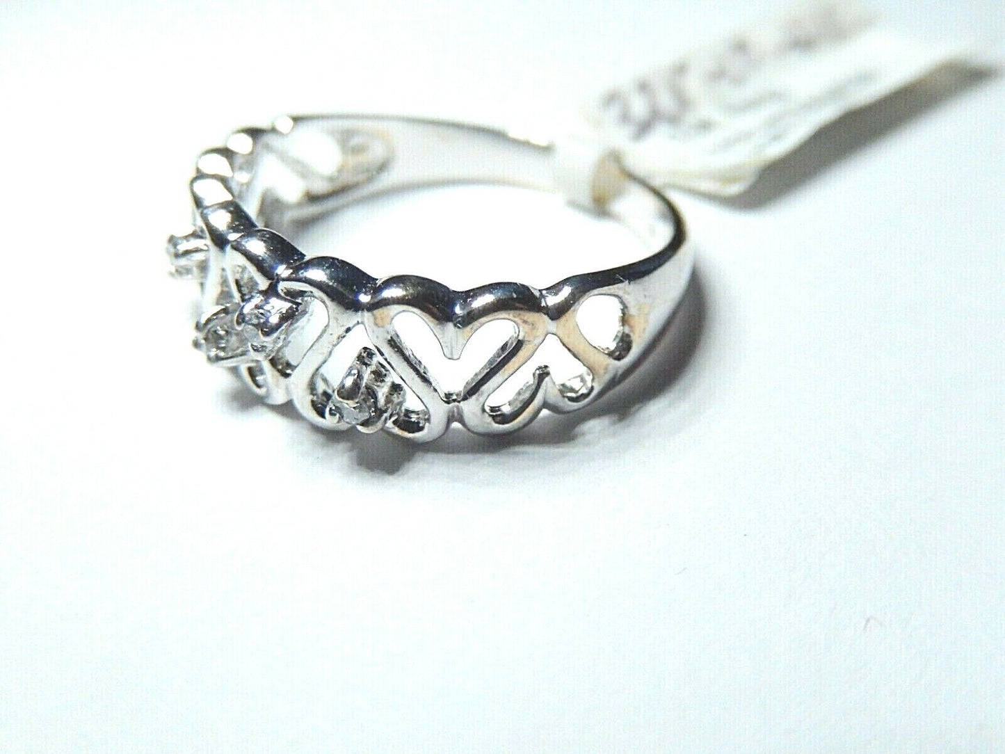 *NWT* 10K White Gold Five Diamond Hearts Cutout Band  Ring Size 5