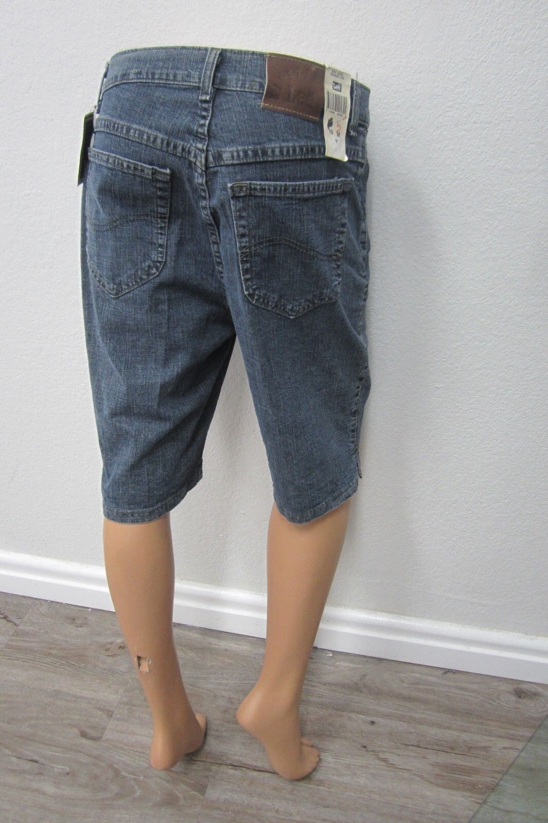 *NWT* WOMEN'S 311-5741 LEE RIVETED DENIM JEAN SHORTS  SIZE 10 x 10" Inseam