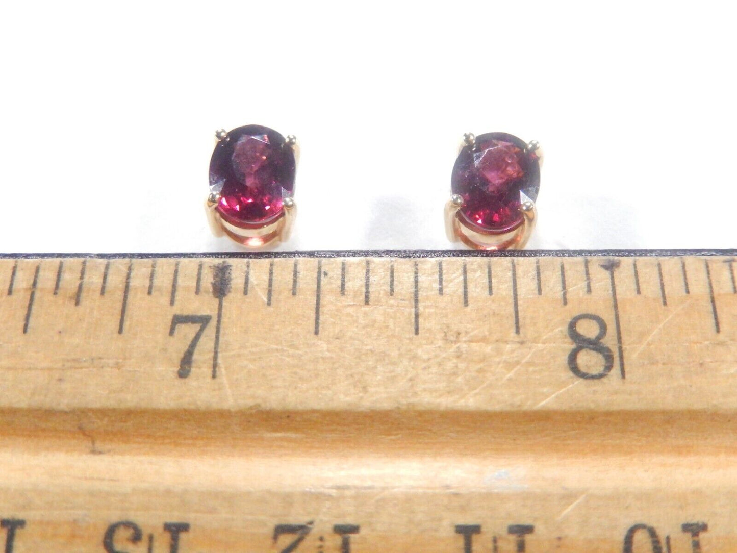 *VINTAGE*  14K Yellow Gold 2.5 CT  Oval Garnet Stud Earrings
