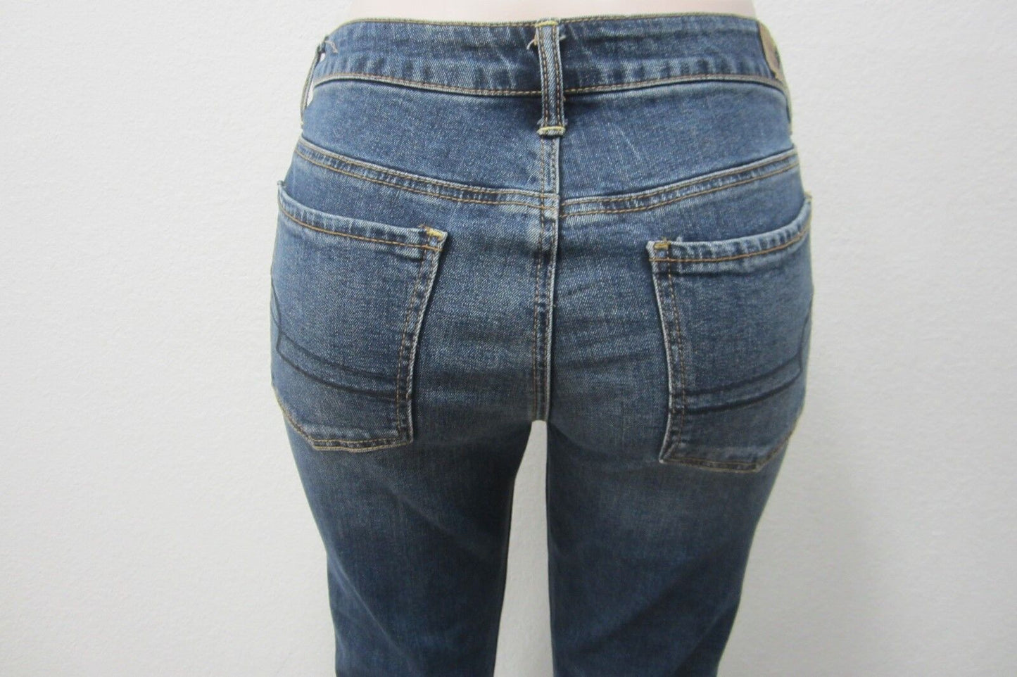 *MINT* Women's American Eagle Vintage Boot Jeans Medium Wash Size 6 x 30.5"L