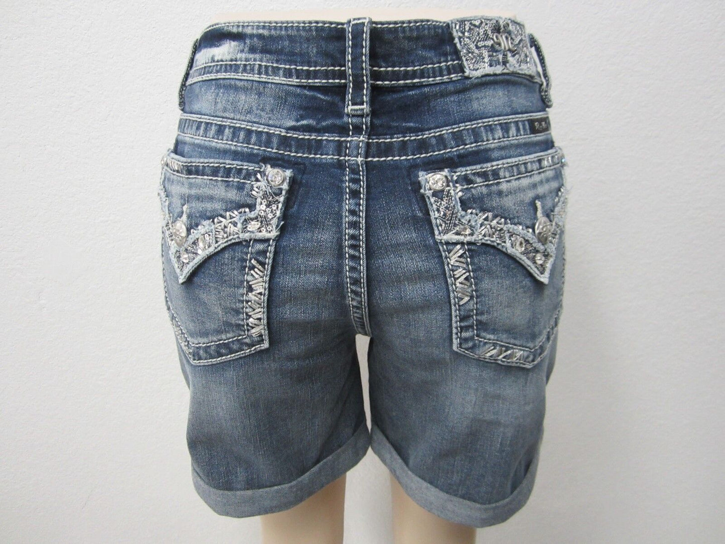 NWT MISS ME Women's Rhinestone Cuffed Stretch Mid-Rise Cut Shorts Size 25 x 6