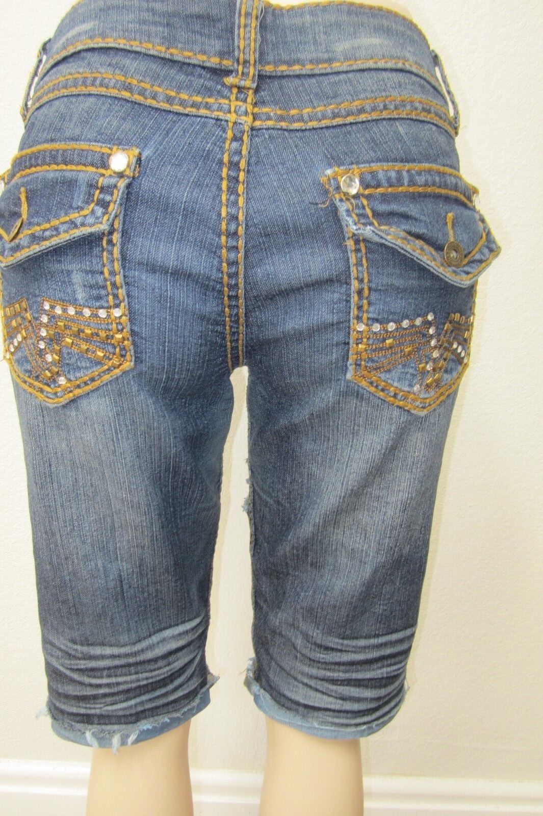 NICE Womens Rue 21 Dark Wash Distressed Denim Bermuda Shorts Size 9/10 x 13"L