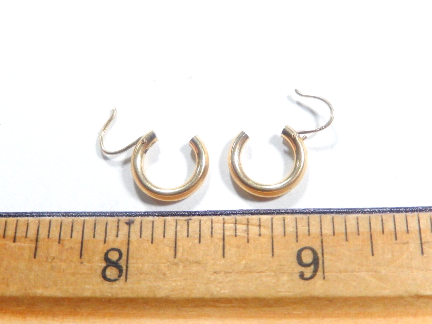 PRETTY 10K YELLOW GOLD 11mm HOOP EARRINGS