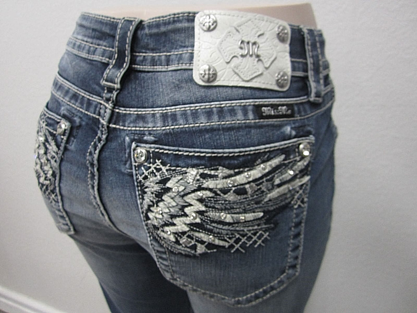 NWT Miss Me Mid Rise Medium Wash Embroidered Wings Skinny Denim MP8931S  W28XL30