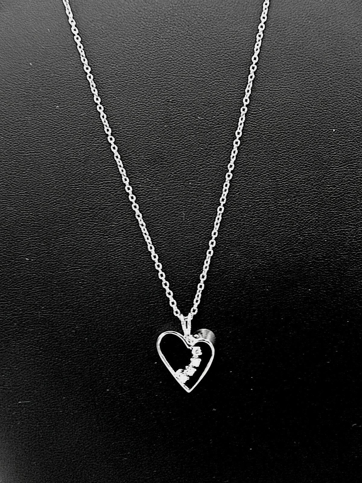 SOLID  14K WHITE GOLD 1/5 CT NATURAL VS DIAMOND HEART PENDANT W/18"CHAIN