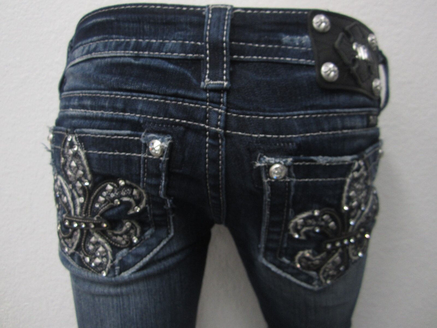 NWT  Women's Miss Me Jeans Signature Boot W25 L32 Super Cute Jeans!!