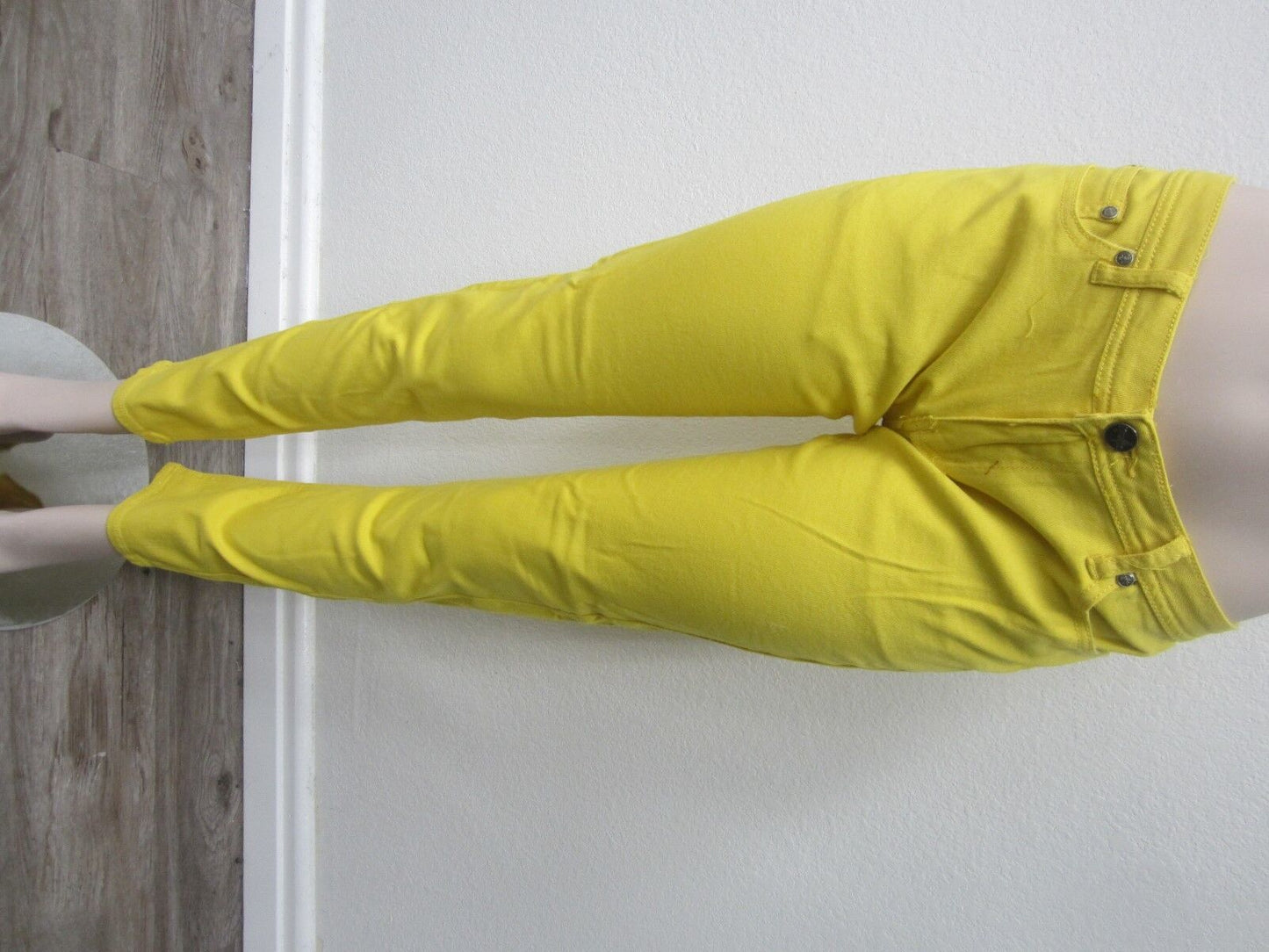 NWT NOSTIC WOMEN'S YELLOW GOLDEN ROD MIDRISE SKINN JEANS  Size 15/16  x  31L