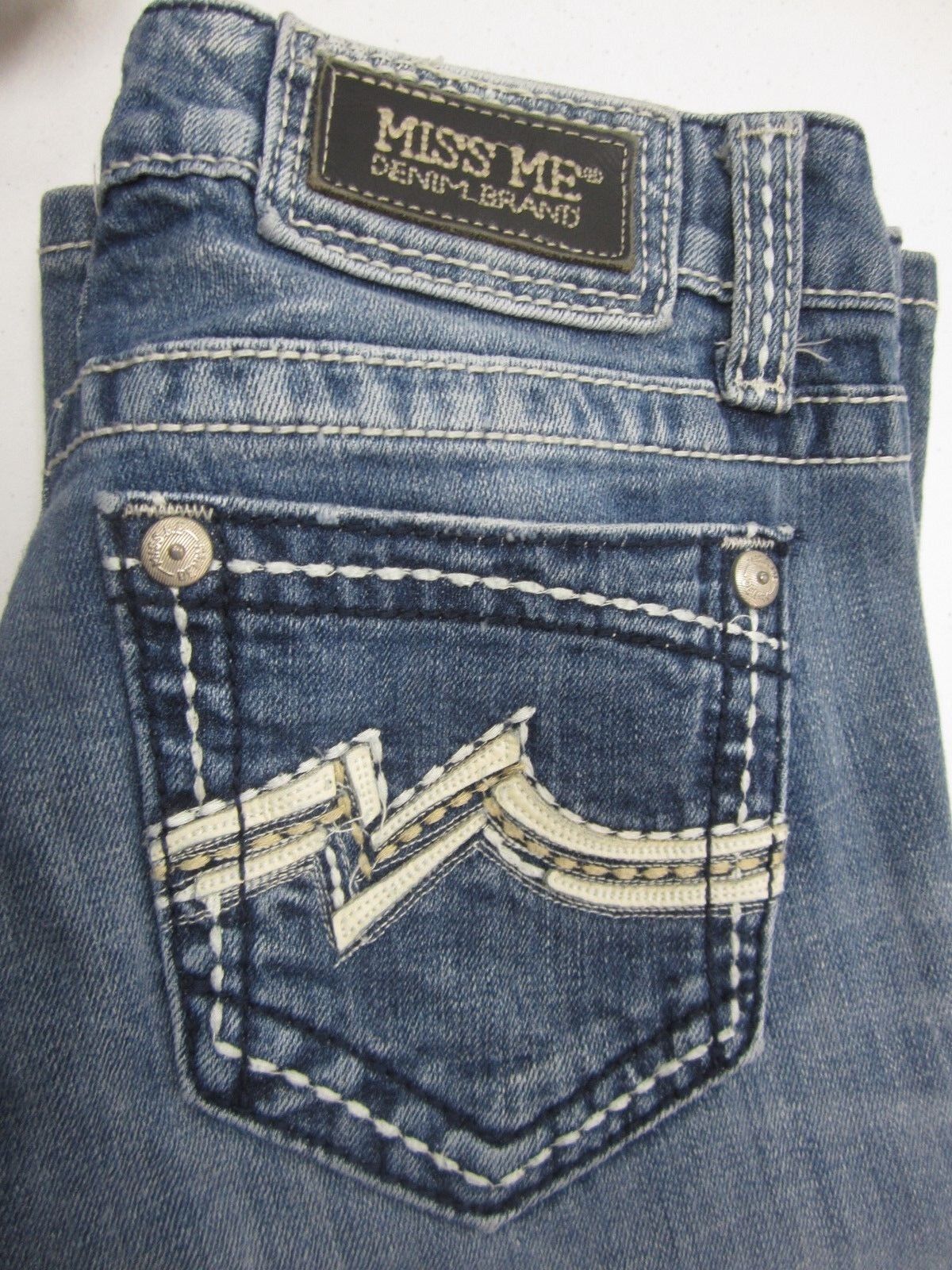 VERY NICE Miss Me JD1038B Low Rise Stretch Boot Cut Jeans Women's Sz 26 X 34"