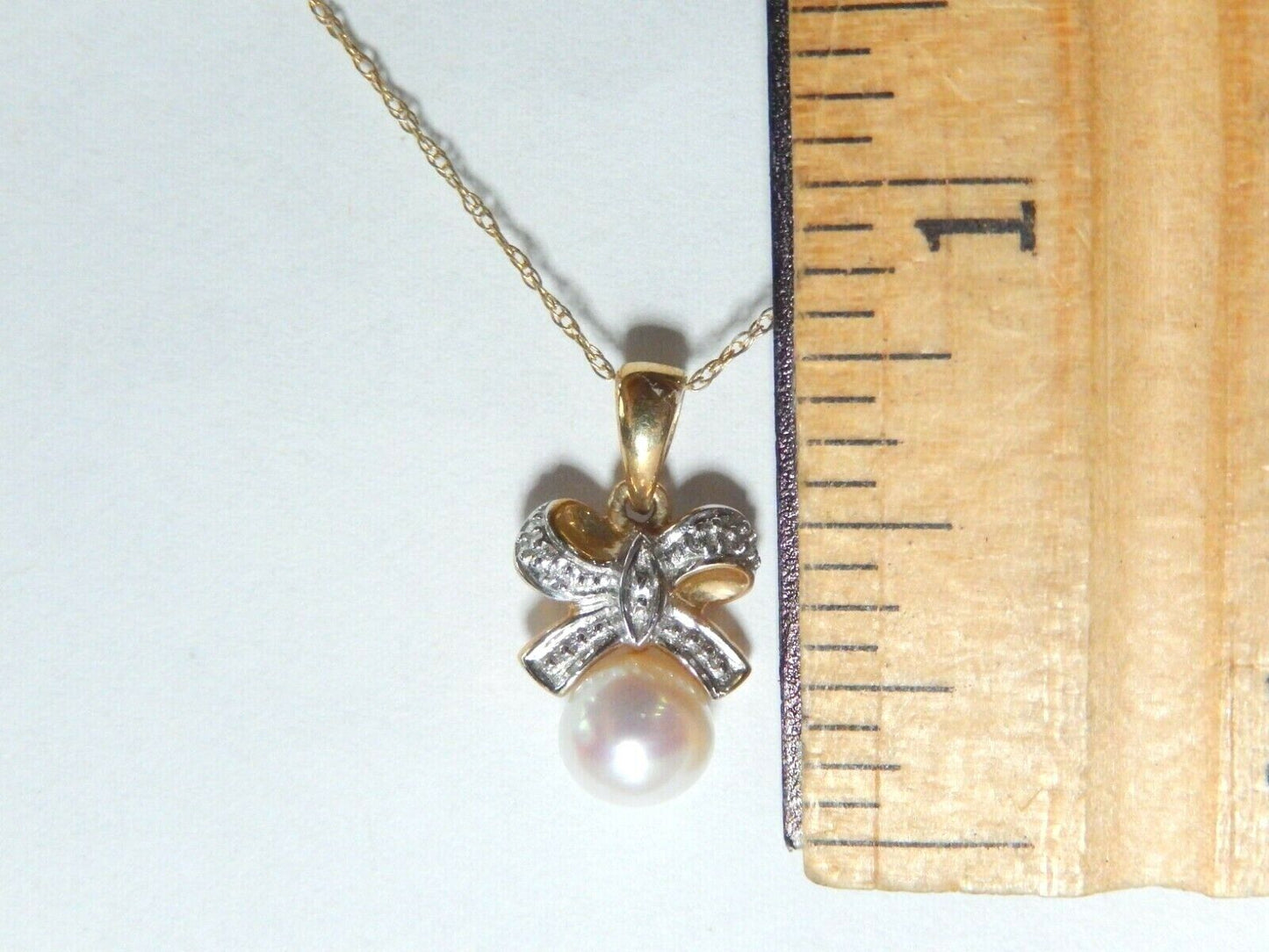 *NWT*  10K  Yellow Gold 6.5mm Round White Pearl & Diamond Pendant w/18"Chain