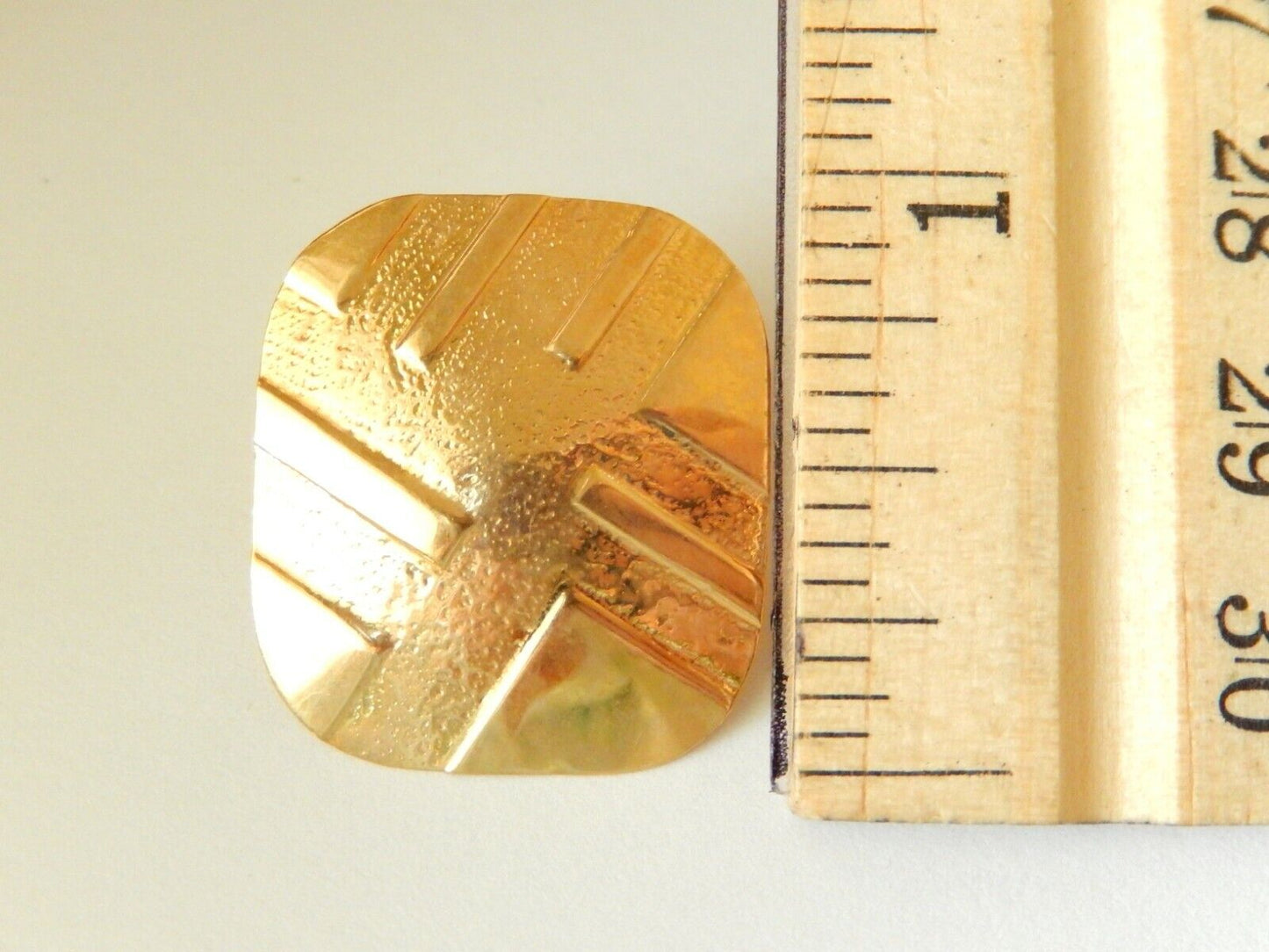 14kt Solid Yellow Gold Rectangle Design Decorative Post Earrings 1" x 15/16"