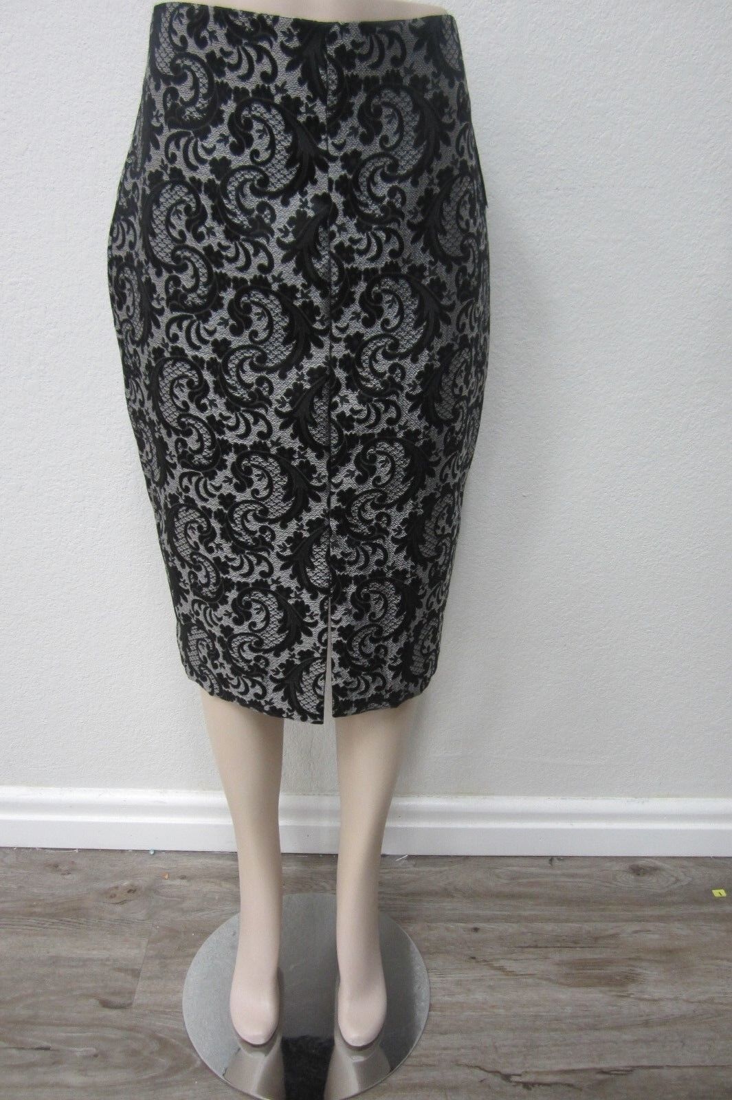 *NWT*  NEW Worthington Women's Black & Grey Jacquard Pencil Skirt Size 10