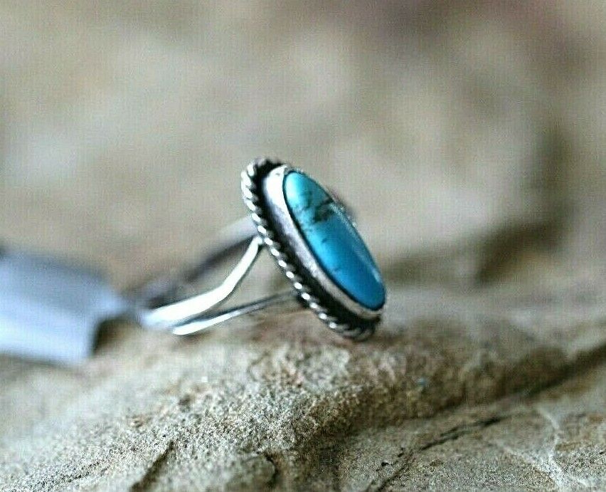 *VINTAGE*  Navajo Native American Sterling Silver Turquoise Ring Size 5.25