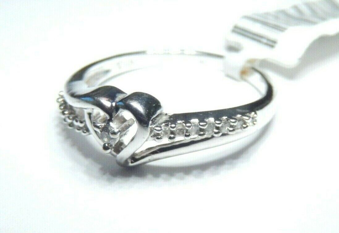 *VINTAGE* 10K White Gold Heart-Shaped Diamond Ring Size 7.25