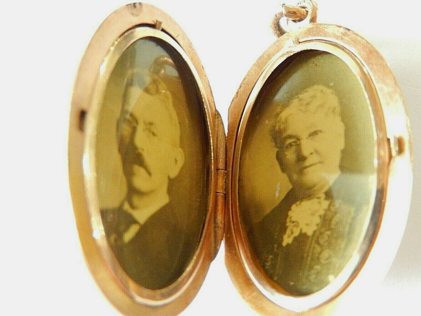 1800's 14k Yellow Gold Antique Cameo Shell With Double Picture Locket / Pendant