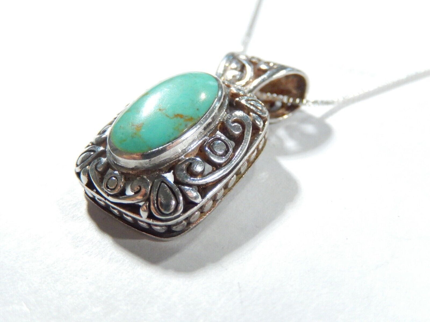 *VINTAGE*  Southwest 925 Sterling Silver 1.25" Turquoise Pendant w/18" Chain