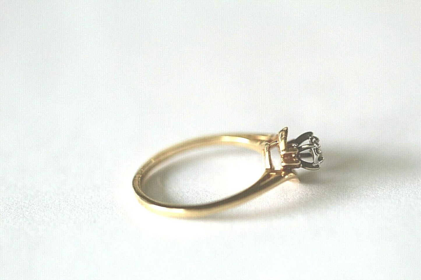 *VINTAGE*  14k Yellow Gold Natural Round Diamond Solitaire Engagement Ring Sz 8