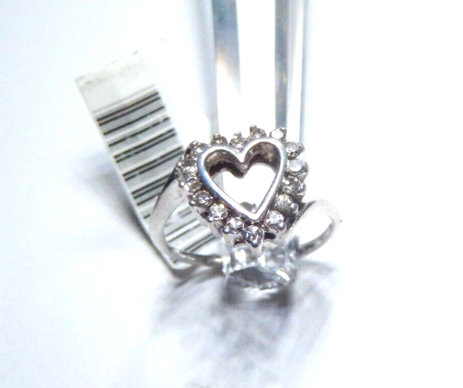 *NWT* 10k White Gold 16 Diamond 12mm x 12mm Heart Ring Size 3.5