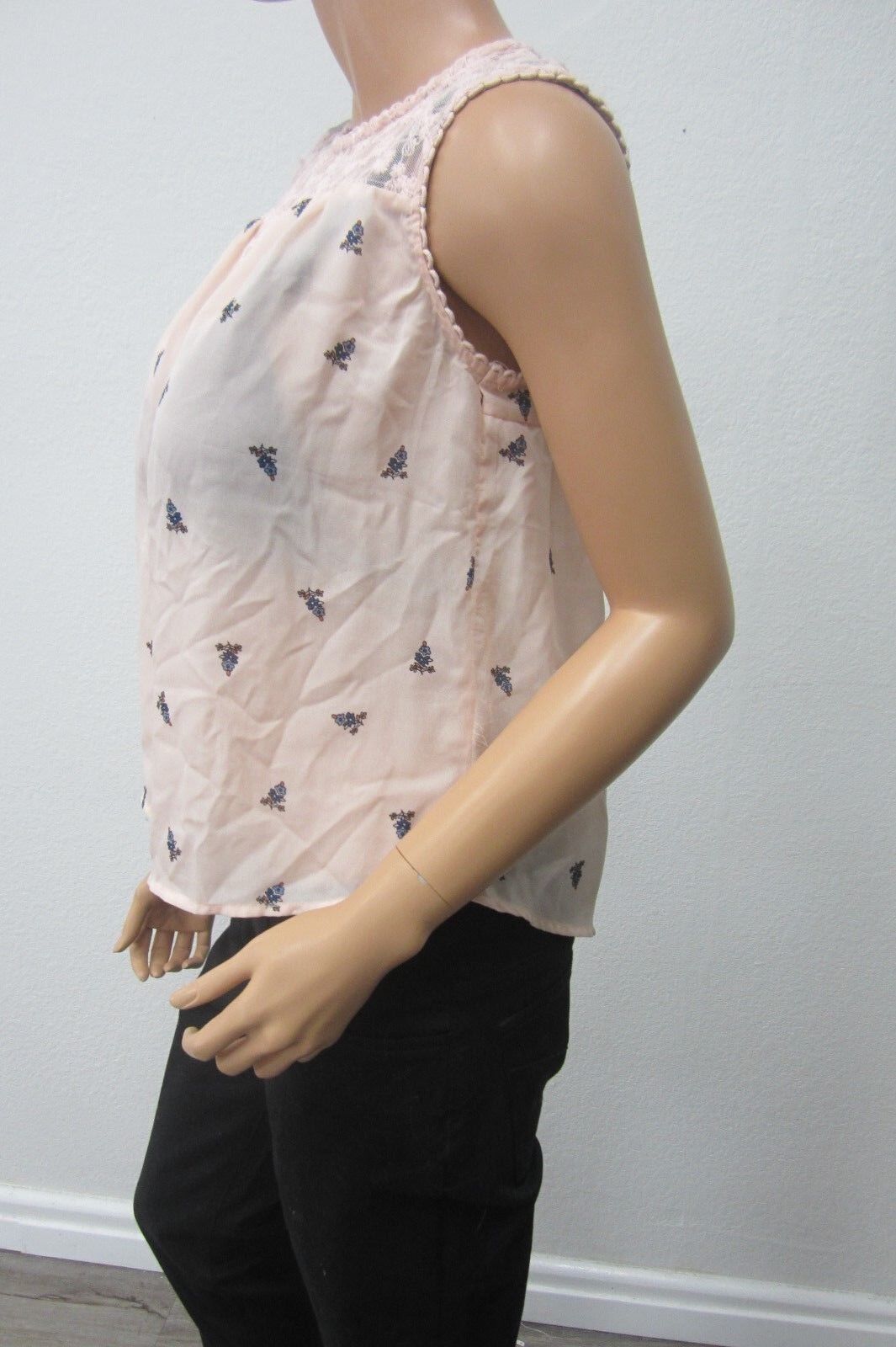 *SUPER CUTE*  SWEET WANDERER Womens  Dusty Rose Lace  Short Sleeve Top Sz Small
