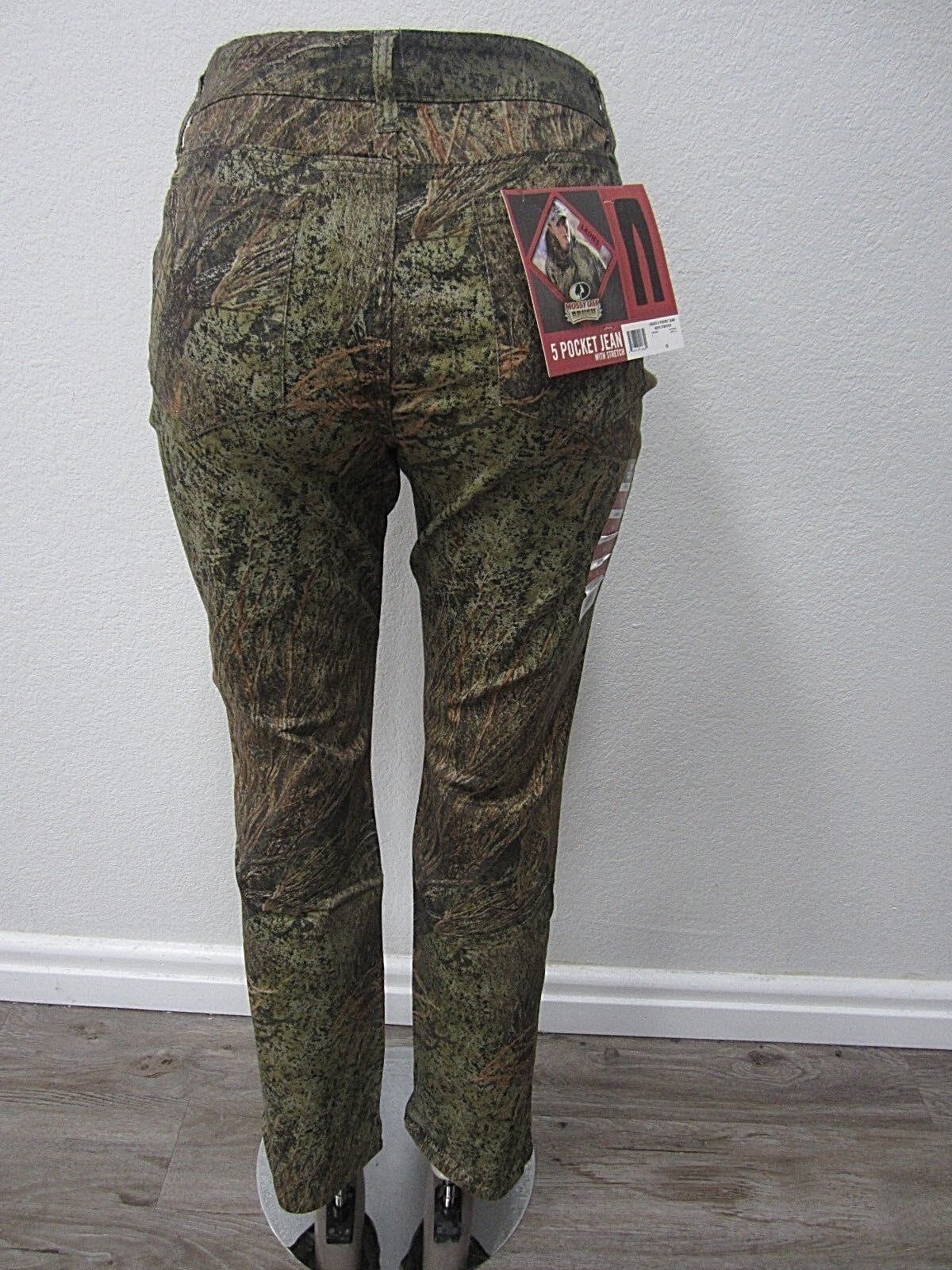 NWT Mossy Oak Brush 5 Pocket Camo Jeans with Stretch Women's Pants Size 18
