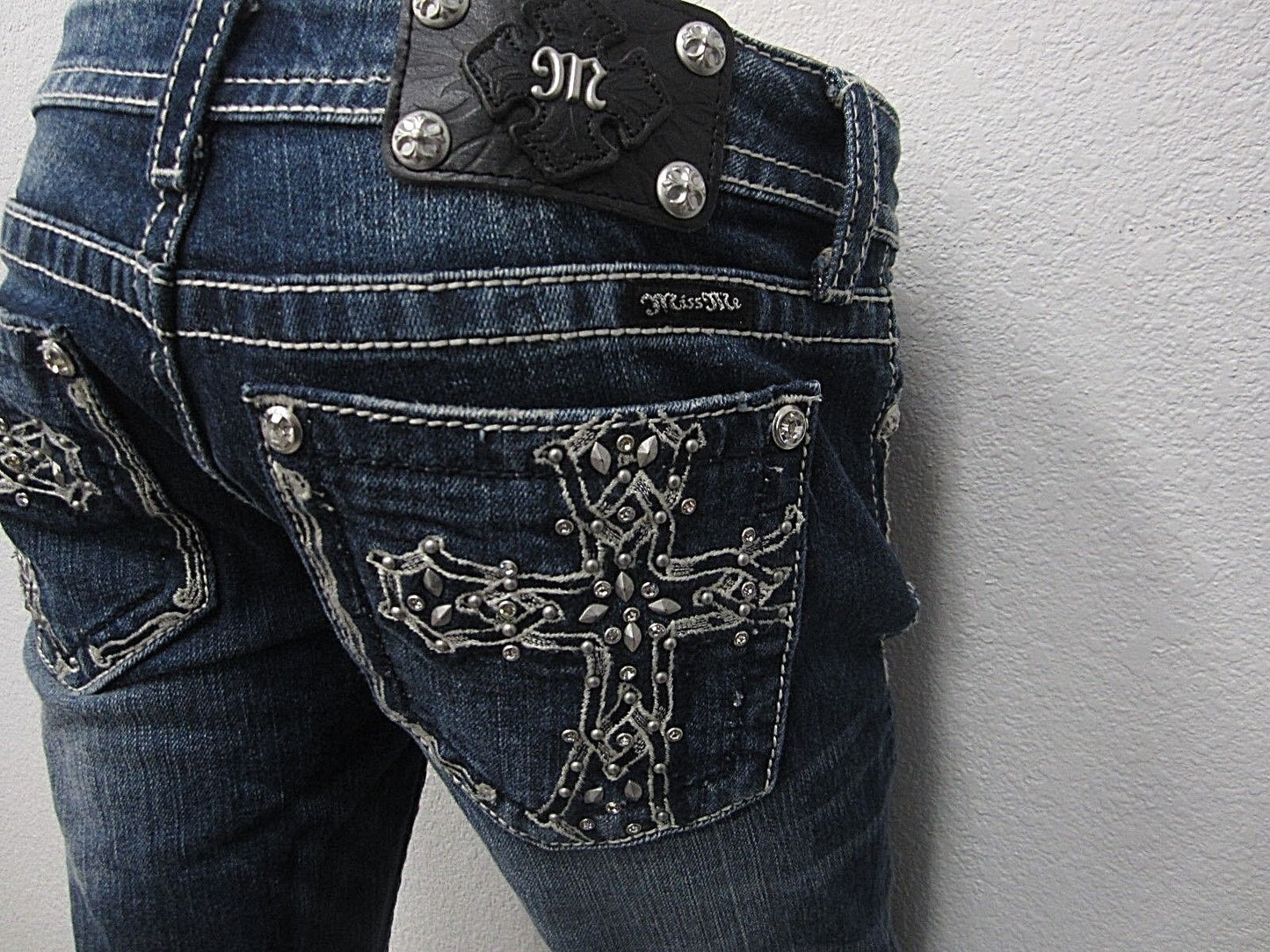 NWOT  Miss Me Women's Cross Rhinestone Bling JP5370B Boot Cut Jeans Sz 27 X 29