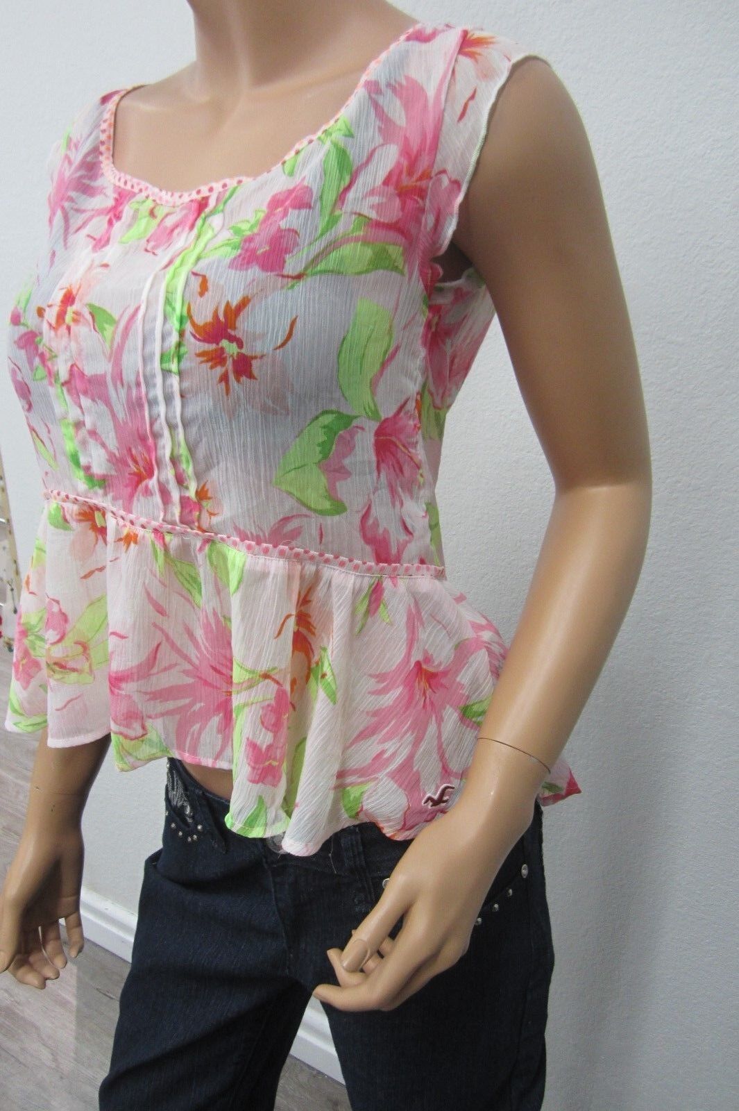 NWT  HOLLISTER WOMENS SUPER CUTE CHIFFON SHEER  BLOUSE SZ XSMALL