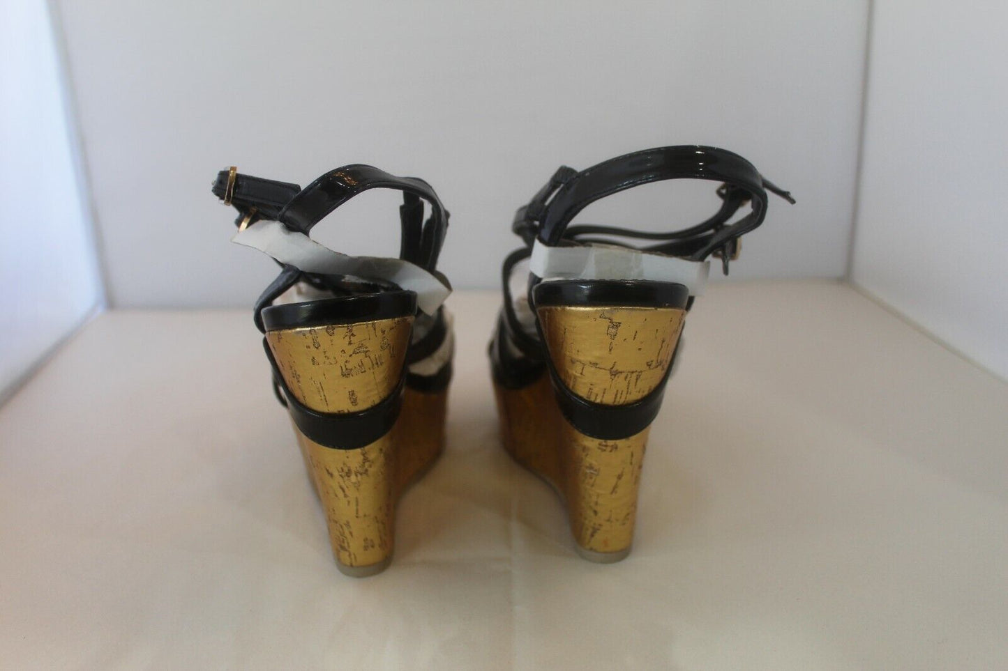 *NIB* Diba 5.5" Wedge/High Heel 1.5" Platform Sandals/Shoes Gold & Black  8.5