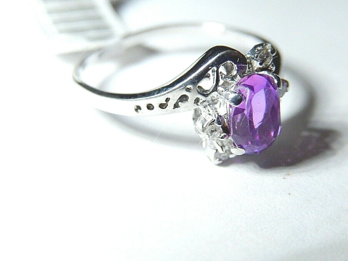 *NWT* 14k White Gold .75CT Oval Amethyst & Diamond Ring Size 7