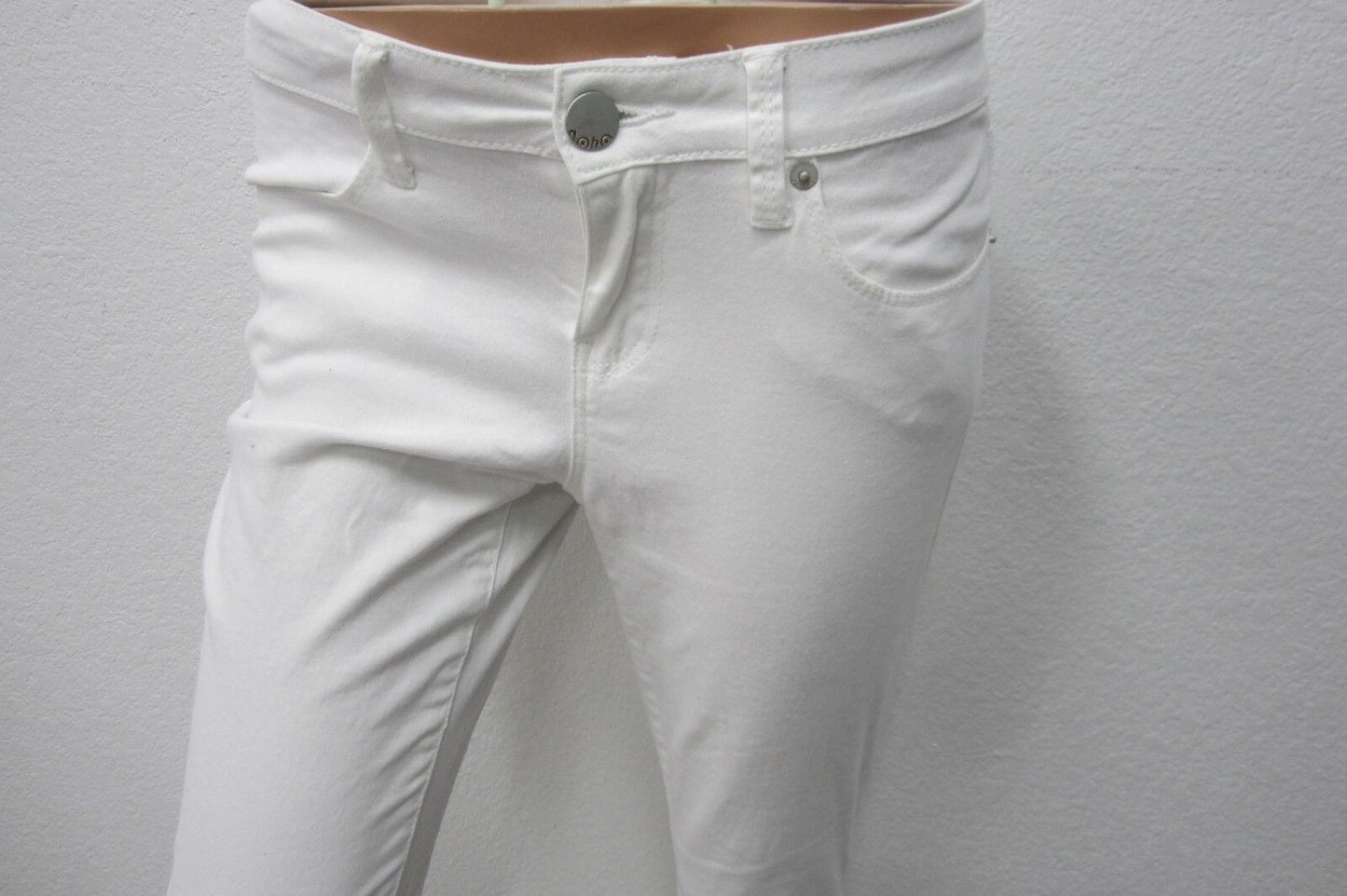 VERY NICE No Boundaries Women's White Stretchy Skinny Leg Jeans  Size 7 x 29L