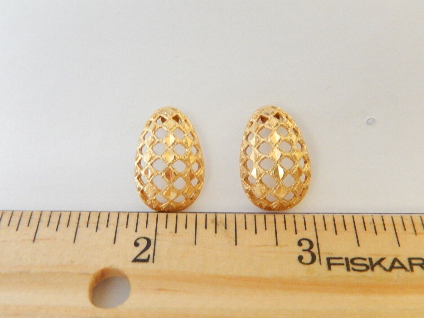 14K Yellow Gold Solid Cast Filigree Diamond Cut Post Earrings  3/4" x 1/2"