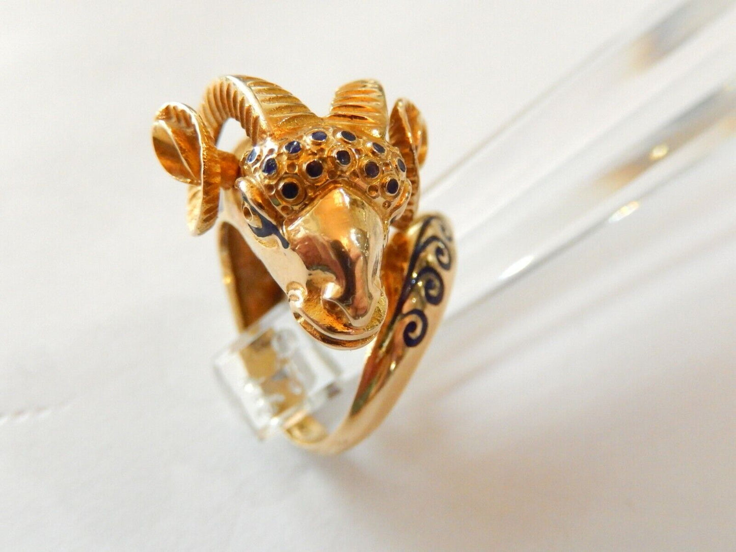 *VINTAGE*  MID-20TH CENTURY 18K YELLOW GOLD ENAMEL RAM HEAD WRAP AROUND RING