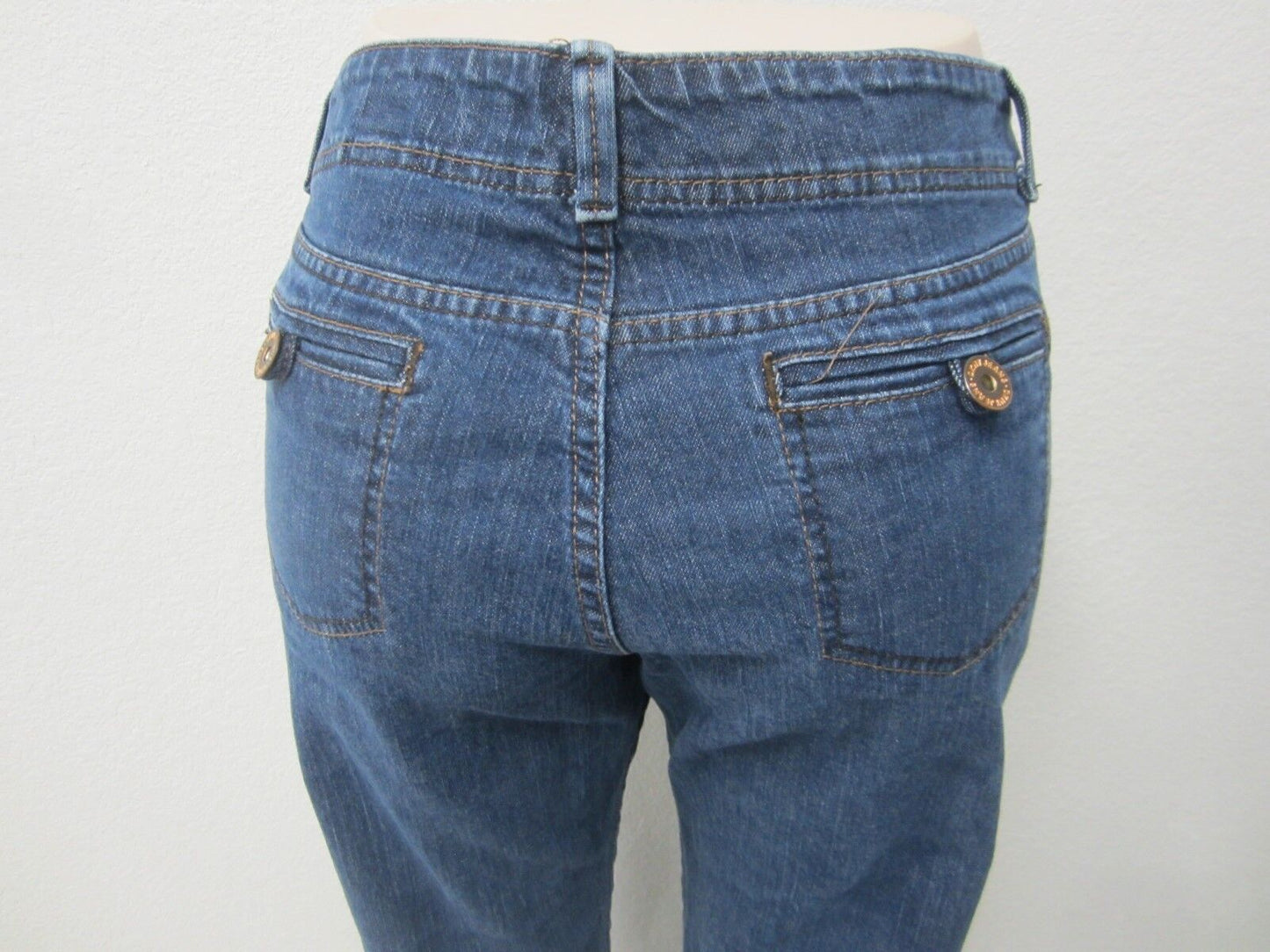 MINT  WOMENS  DKNY BOOTCUT MEDIUM BLUE DENIM JEANS SIZE 14 x 31.5"
